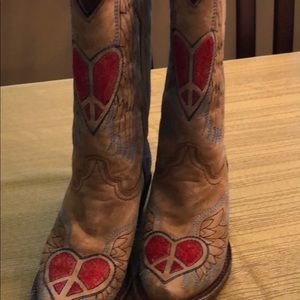 Size 4 Youth Teen Corral Boots BB narrow